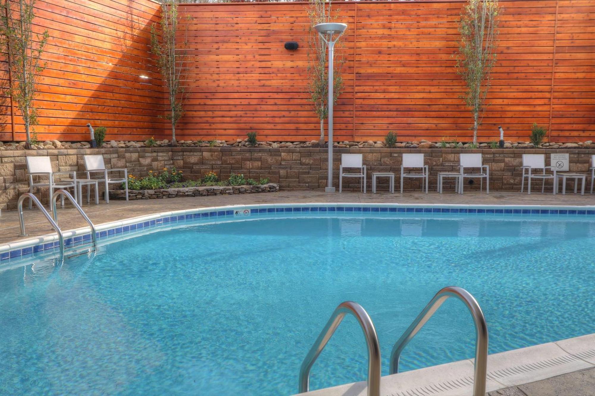 Fairfield Inn & Suites By Marriott Gatlinburg Downtown Exterior foto