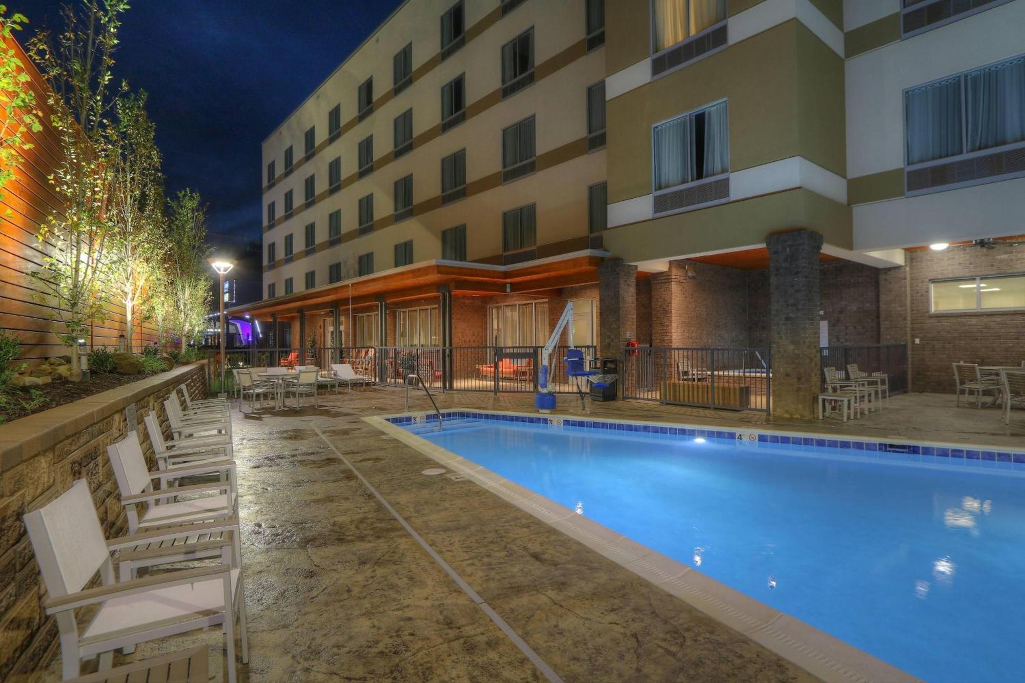 Fairfield Inn & Suites By Marriott Gatlinburg Downtown Exterior foto